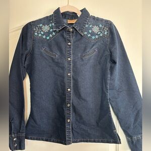 Wrangler women’s retro cowgirl Blue Denim western pearl snap denim shirt top